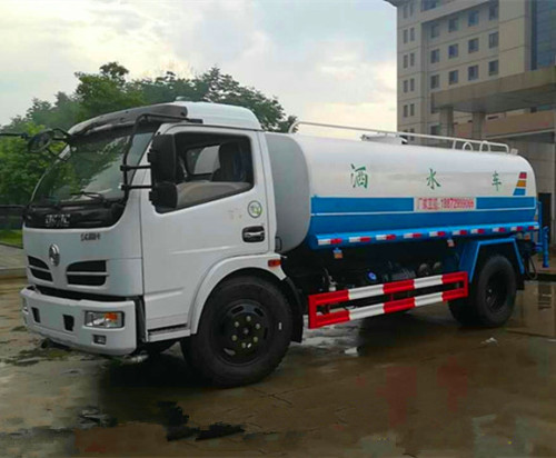 環(huán)衛(wèi)灑水車 環(huán)衛(wèi)灑水車